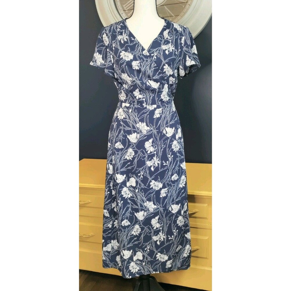 Wrap Dress Women's Small Floral Navy Blue White Tied Waist Short Sleeve Maxi